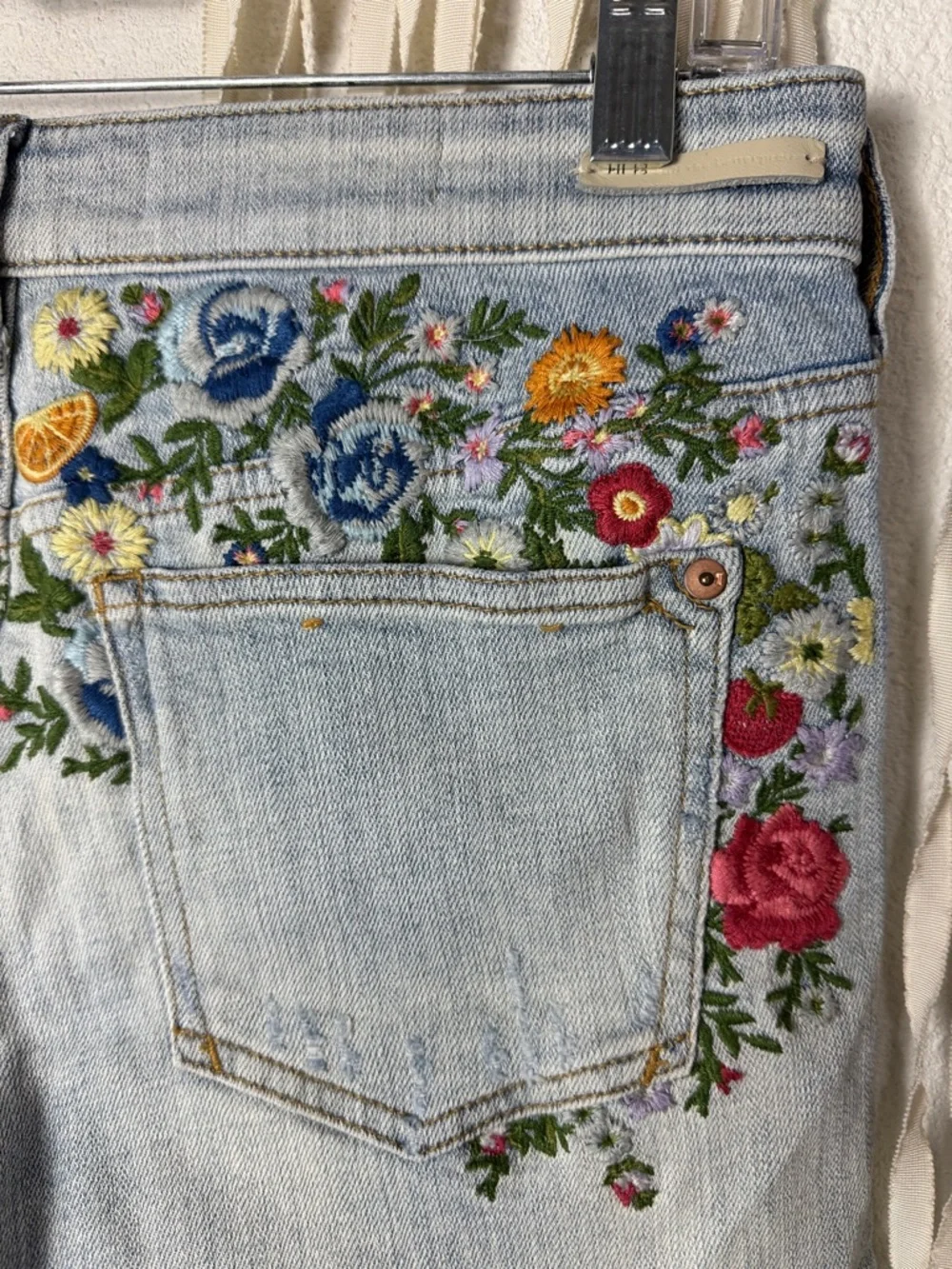 Anthropologie | Pilcro Slim Boyfriend Floral Embroidered Denim Shorts Size 25 - Picture 4 of 16